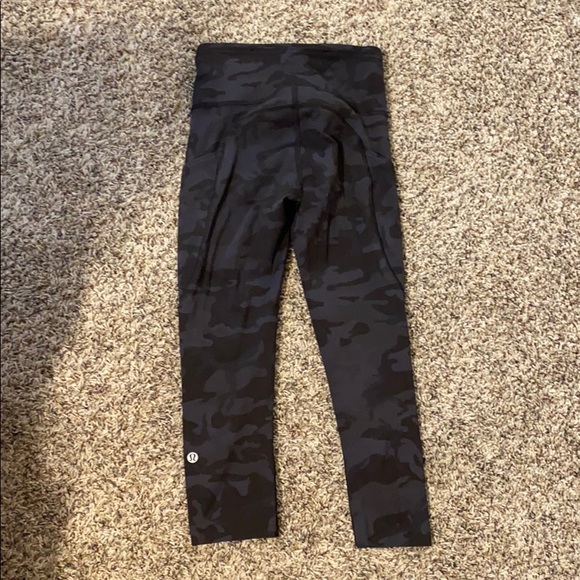 Train Times Lululemon leggings - Picture 2 of 3